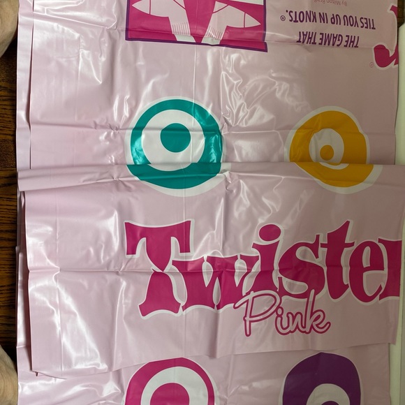 Twister Pink game, in pink carry-bag. - Picture 6 of 6